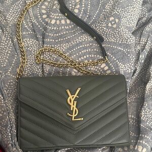 Army / medium Green Quilted Crossbody Bag